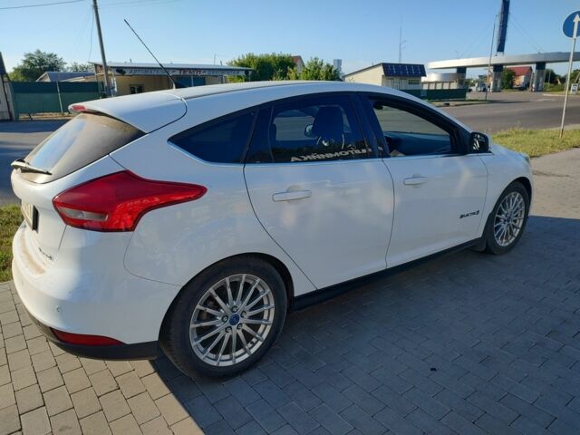 Білий Форд Фокус, об'ємом двигуна 0 л та пробігом 65 тис. км за 7999 $, фото 7 на Automoto.ua
