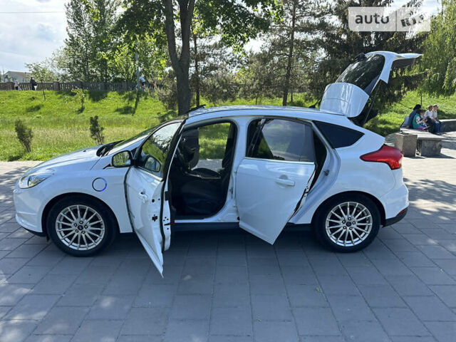 Белый Форд Фокус, объемом двигателя 0 л и пробегом 70 тыс. км за 7250 $, фото 60 на Automoto.ua
