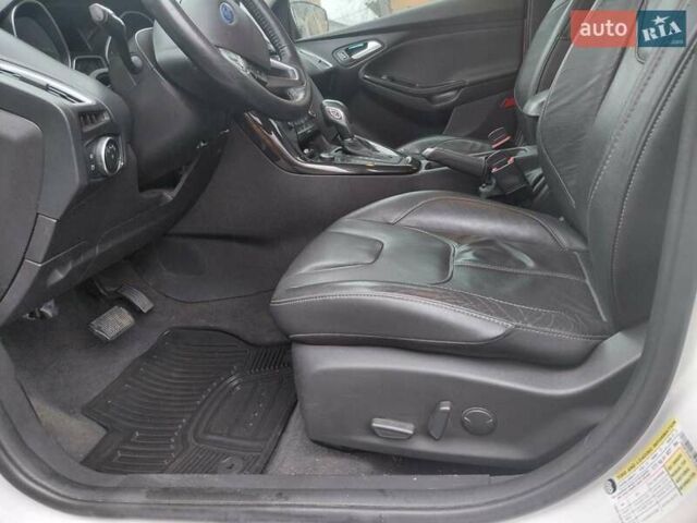 Белый Форд Фокус, объемом двигателя 2 л и пробегом 270 тыс. км за 8300 $, фото 17 на Automoto.ua