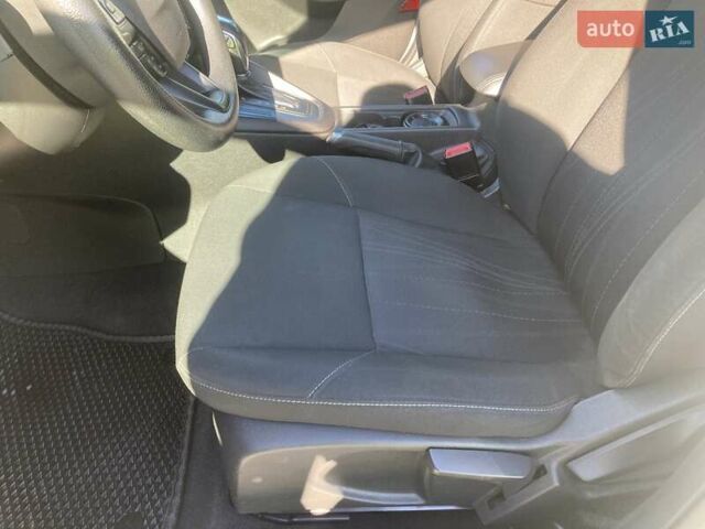 Белый Форд Фокус, объемом двигателя 2 л и пробегом 173 тыс. км за 8400 $, фото 16 на Automoto.ua