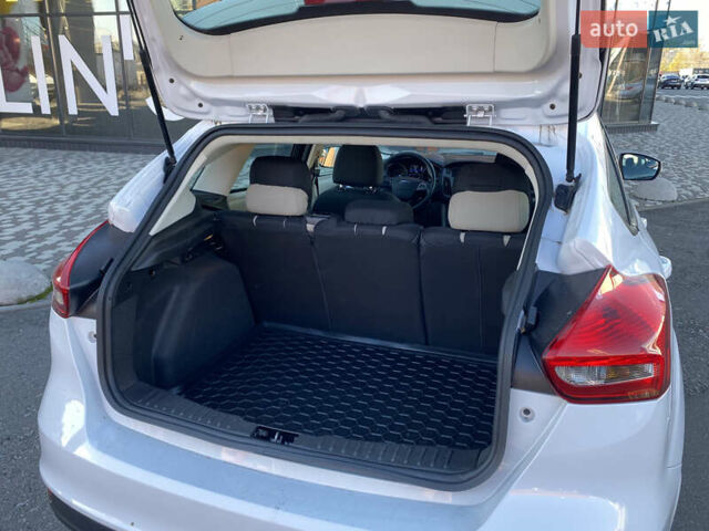 Білий Форд Фокус, об'ємом двигуна 2 л та пробігом 163 тис. км за 8550 $, фото 27 на Automoto.ua