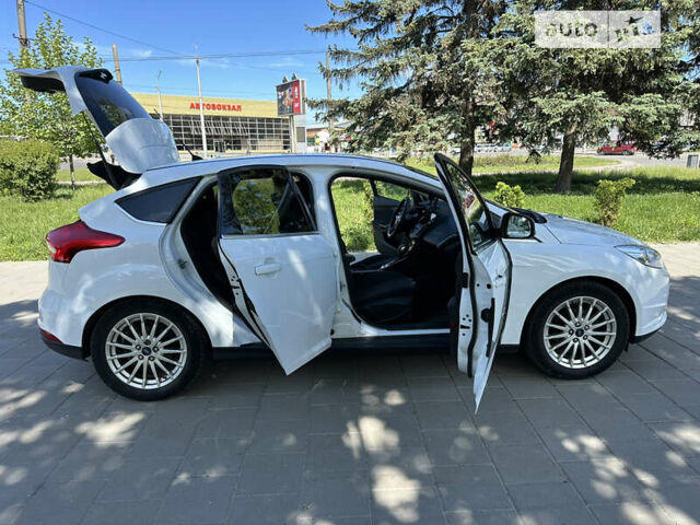 Белый Форд Фокус, объемом двигателя 0 л и пробегом 70 тыс. км за 9999 $, фото 54 на Automoto.ua