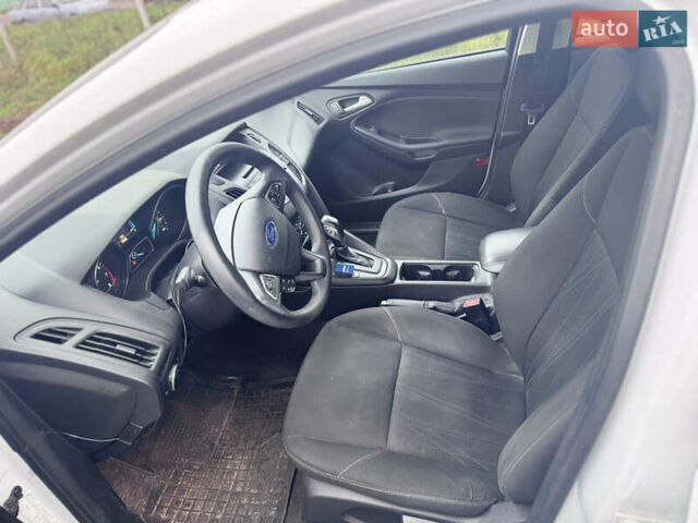 Белый Форд Фокус, объемом двигателя 2 л и пробегом 160 тыс. км за 3200 $, фото 10 на Automoto.ua