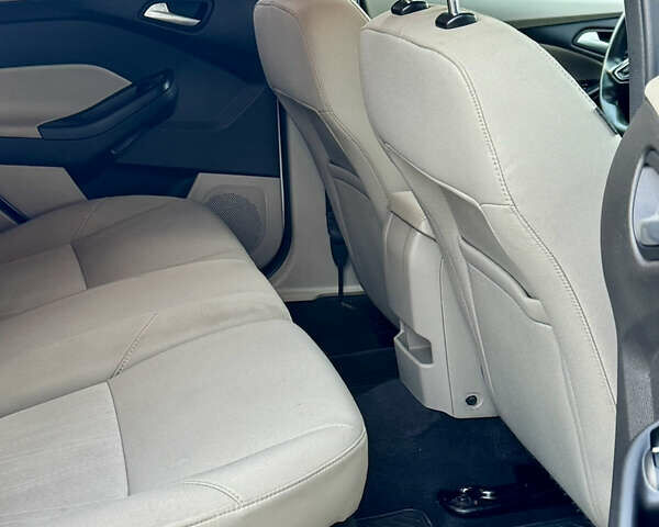 Белый Форд Фокус, объемом двигателя 2 л и пробегом 78 тыс. км за 9250 $, фото 10 на Automoto.ua