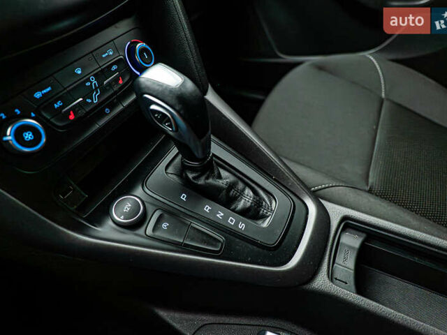 Білий Форд Фокус, об'ємом двигуна 1 л та пробігом 88 тис. км за 9788 $, фото 13 на Automoto.ua