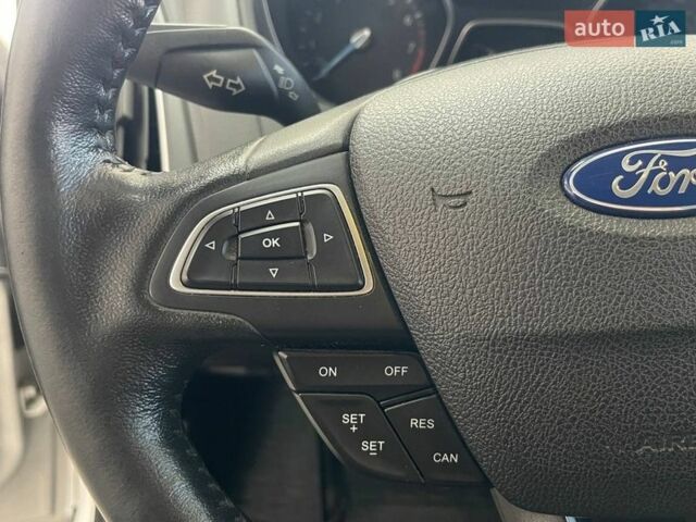 Білий Форд Фокус, об'ємом двигуна 2 л та пробігом 200 тис. км за 7990 $, фото 33 на Automoto.ua