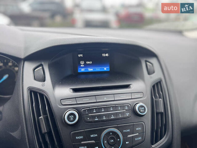 Белый Форд Фокус, объемом двигателя 2 л и пробегом 160 тыс. км за 3200 $, фото 13 на Automoto.ua