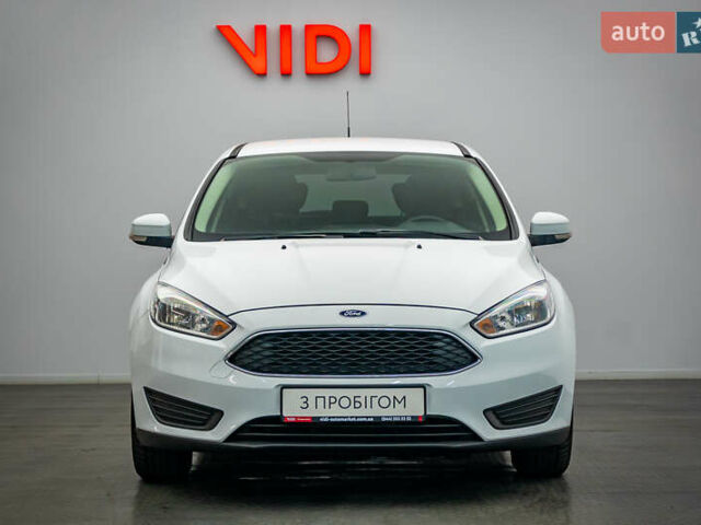 Білий Форд Фокус, об'ємом двигуна 1 л та пробігом 88 тис. км за 9788 $, фото 4 на Automoto.ua