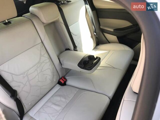 Белый Форд Фокус, объемом двигателя 0 л и пробегом 32 тыс. км за 8900 $, фото 11 на Automoto.ua