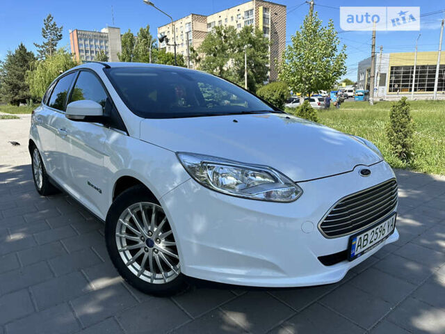Белый Форд Фокус, объемом двигателя 0 л и пробегом 70 тыс. км за 7250 $, фото 4 на Automoto.ua