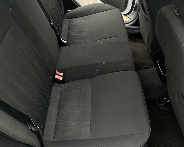 Белый Форд Фокус, объемом двигателя 2 л и пробегом 248 тыс. км за 7100 $, фото 21 на Automoto.ua