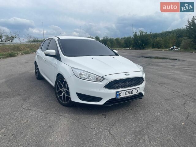 Белый Форд Фокус, объемом двигателя 2 л и пробегом 160 тыс. км за 6500 $, фото 4 на Automoto.ua