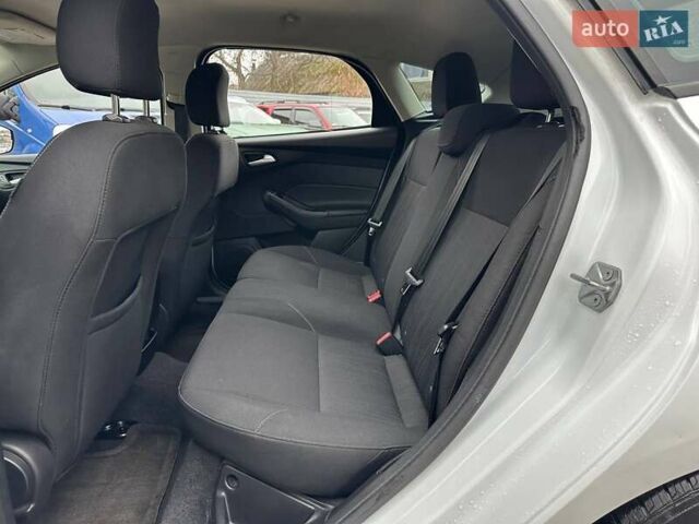 Белый Форд Фокус, объемом двигателя 2 л и пробегом 253 тыс. км за 6990 $, фото 9 на Automoto.ua
