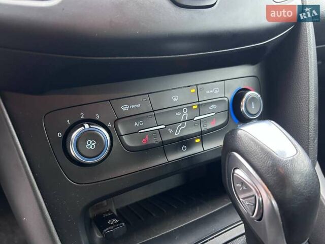 Белый Форд Фокус, объемом двигателя 1 л и пробегом 122 тыс. км за 9290 $, фото 18 на Automoto.ua