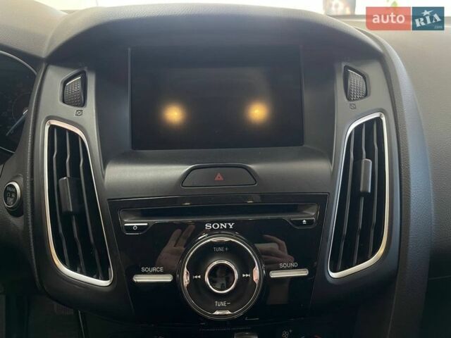 Білий Форд Фокус, об'ємом двигуна 2 л та пробігом 200 тис. км за 7990 $, фото 36 на Automoto.ua