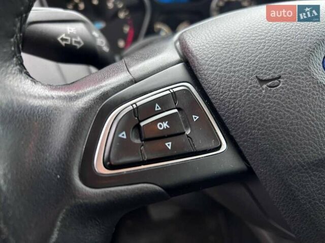 Белый Форд Фокус, объемом двигателя 1 л и пробегом 122 тыс. км за 9290 $, фото 16 на Automoto.ua