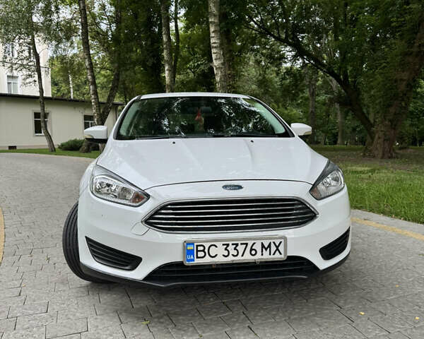 Форд Фокус 2015 в Львове на Automoto.ua Белый Форд Фокус, объемом двигателя 2 л и пробегом 154 тыс. км за 8100 $, фото 1 на Automoto.ua