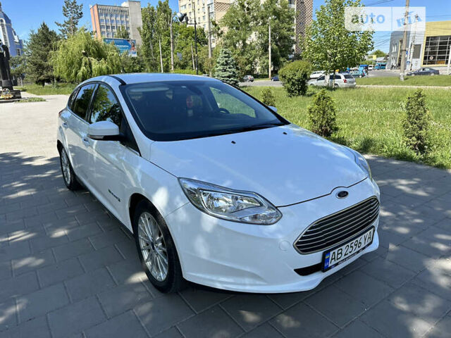 Белый Форд Фокус, объемом двигателя 0 л и пробегом 70 тыс. км за 7250 $, фото 12 на Automoto.ua