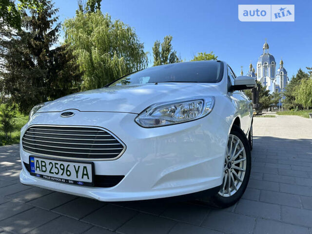 Белый Форд Фокус, объемом двигателя 0 л и пробегом 70 тыс. км за 7250 $, фото 8 на Automoto.ua