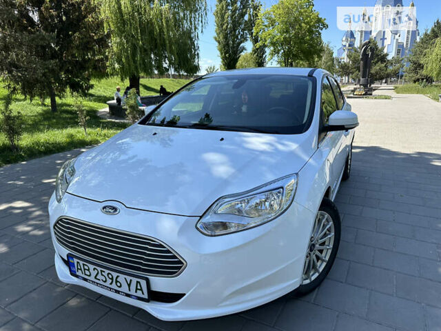 Белый Форд Фокус, объемом двигателя 0 л и пробегом 70 тыс. км за 7250 $, фото 6 на Automoto.ua