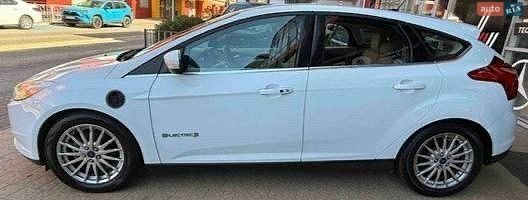 Белый Форд Фокус, объемом двигателя 0 л и пробегом 90 тыс. км за 6300 $, фото 32 на Automoto.ua