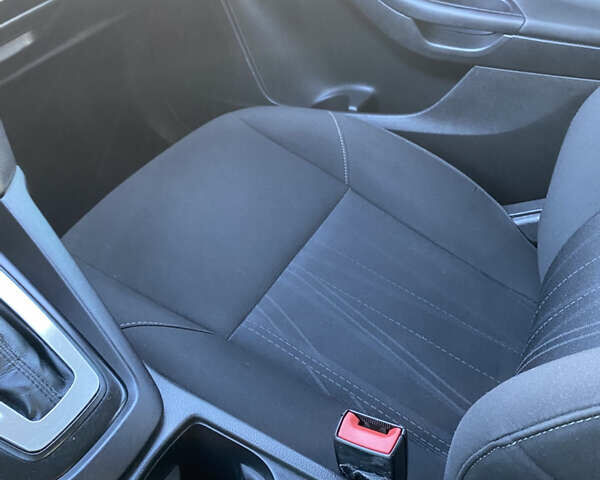 Белый Форд Фокус, объемом двигателя 2 л и пробегом 248 тыс. км за 7100 $, фото 39 на Automoto.ua