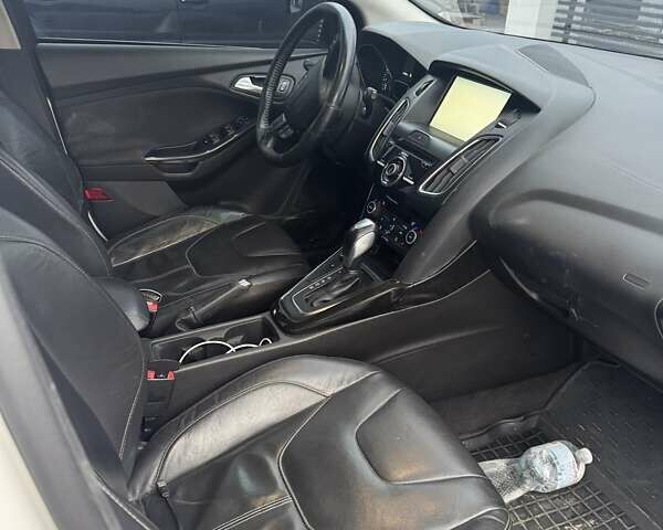 Белый Форд Фокус, объемом двигателя 2 л и пробегом 141 тыс. км за 7500 $, фото 8 на Automoto.ua