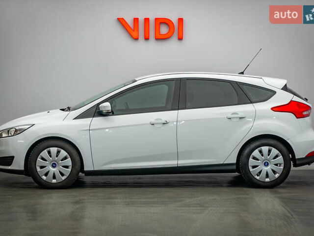 Білий Форд Фокус, об'ємом двигуна 1 л та пробігом 88 тис. км за 9788 $, фото 2 на Automoto.ua