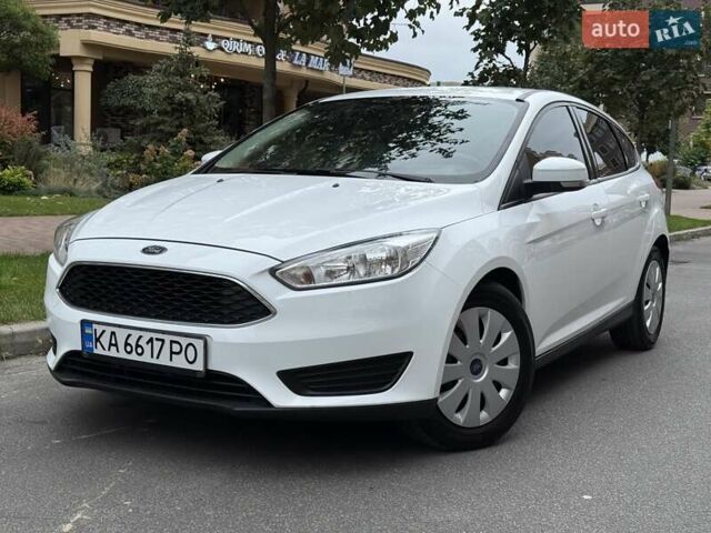 Белый Форд Фокус, объемом двигателя 1 л и пробегом 88 тыс. км за 9400 $, фото 5 на Automoto.ua