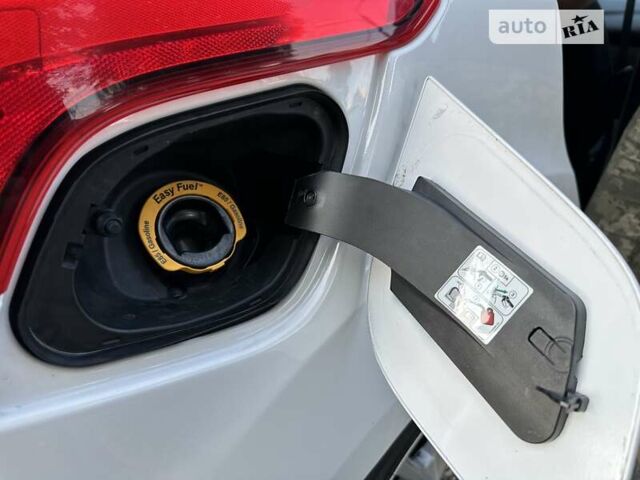 Форд Фокус 2015 в Киеве на Automoto.ua Белый Форд Фокус, объемом двигателя 2 л и пробегом 153 тыс. км за 8500 $, фото 32 на Automoto.ua