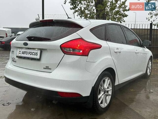 Белый Форд Фокус, объемом двигателя 2 л и пробегом 253 тыс. км за 7490 $, фото 4 на Automoto.ua