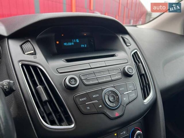 Белый Форд Фокус, объемом двигателя 1 л и пробегом 122 тыс. км за 9290 $, фото 20 на Automoto.ua