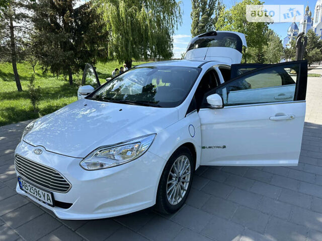 Белый Форд Фокус, объемом двигателя 0 л и пробегом 70 тыс. км за 7250 $, фото 59 на Automoto.ua