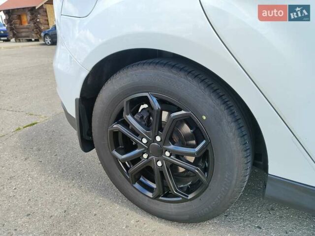 Белый Форд Фокус, объемом двигателя 1 л и пробегом 69 тыс. км за 8399 $, фото 10 на Automoto.ua