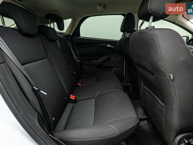 Белый Форд Фокус, объемом двигателя 1 л и пробегом 80 тыс. км за 10367 $, фото 17 на Automoto.ua