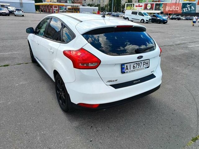Белый Форд Фокус, объемом двигателя 1 л и пробегом 69 тыс. км за 8399 $, фото 4 на Automoto.ua