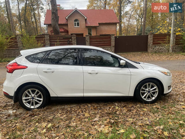 Белый Форд Фокус, объемом двигателя 2 л и пробегом 248 тыс. км за 7100 $, фото 4 на Automoto.ua