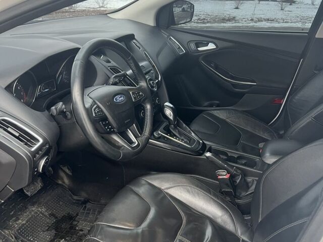 Белый Форд Фокус, объемом двигателя 2 л и пробегом 140 тыс. км за 8500 $, фото 5 на Automoto.ua