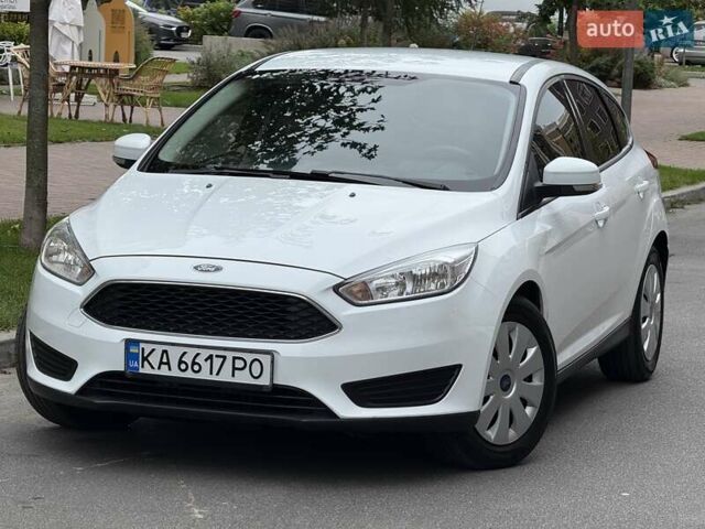 Белый Форд Фокус, объемом двигателя 1 л и пробегом 88 тыс. км за 9400 $, фото 6 на Automoto.ua