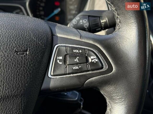 Белый Форд Фокус, объемом двигателя 1 л и пробегом 150 тыс. км за 8290 $, фото 20 на Automoto.ua