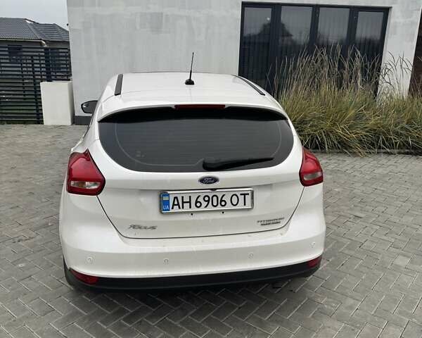 Белый Форд Фокус, объемом двигателя 2 л и пробегом 141 тыс. км за 7500 $, фото 5 на Automoto.ua