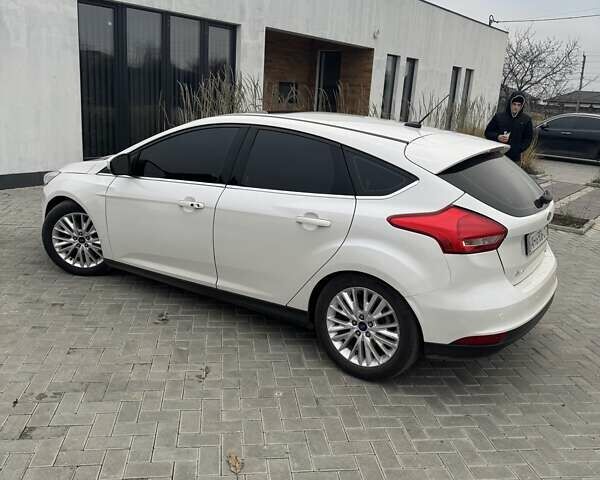 Белый Форд Фокус, объемом двигателя 2 л и пробегом 141 тыс. км за 7500 $, фото 3 на Automoto.ua