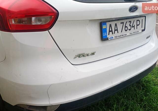 Білий Форд Фокус, об'ємом двигуна 1 л та пробігом 115 тис. км за 8000 $, фото 3 на Automoto.ua