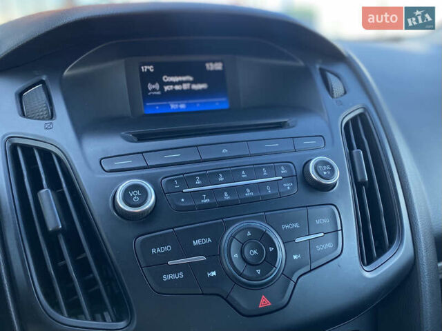 Белый Форд Фокус, объемом двигателя 2 л и пробегом 163 тыс. км за 8350 $, фото 12 на Automoto.ua