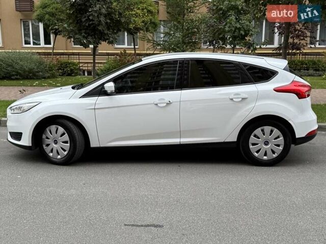Белый Форд Фокус, объемом двигателя 1 л и пробегом 88 тыс. км за 9400 $, фото 9 на Automoto.ua