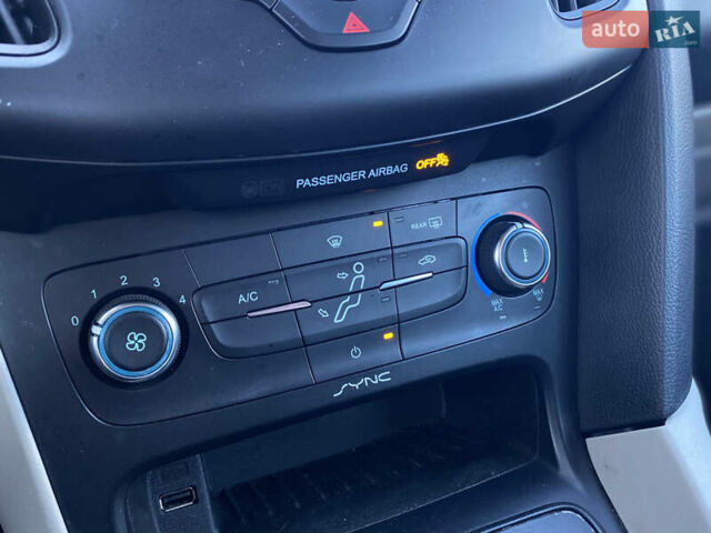 Білий Форд Фокус, об'ємом двигуна 2 л та пробігом 163 тис. км за 8300 $, фото 14 на Automoto.ua