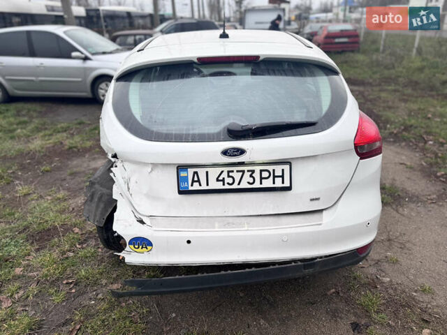 Белый Форд Фокус, объемом двигателя 2 л и пробегом 160 тыс. км за 3200 $, фото 5 на Automoto.ua