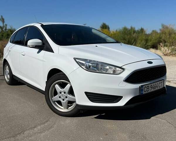 Форд Фокус 2015 у Києві на Automoto.ua Білий Форд Фокус, об'ємом двигуна 1 л та пробігом 175 тис. км за 6300 $, фото 22 на Automoto.ua