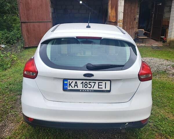 Белый Форд Фокус, объемом двигателя 2 л и пробегом 178 тыс. км за 8500 $, фото 5 на Automoto.ua