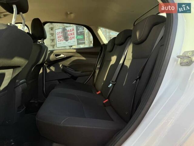 Белый Форд Фокус, объемом двигателя 1 л и пробегом 150 тыс. км за 8290 $, фото 9 на Automoto.ua